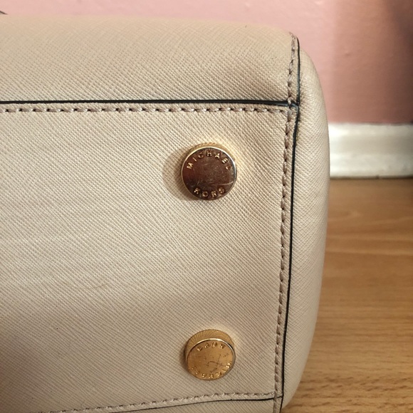 Michael Kors Blush Bag / Purse w/ Removable Strap - Picture 9 of 15